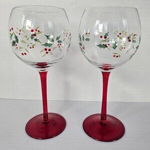 Pflatzgraff Winterberry Holly Berry Christmas Wine Set Of Two Goblets Glasses